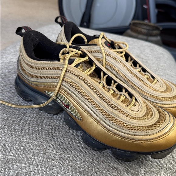 Air Vapormax 97 Metallic Gold - Picture 3 of 11